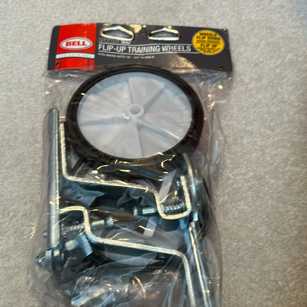 Bell flip up training wheels NWOT